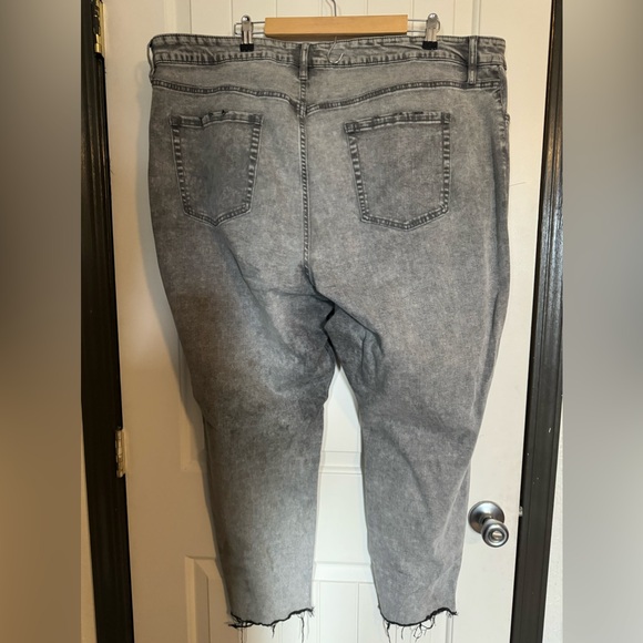 Ava & Viv - Picture 3 of 3